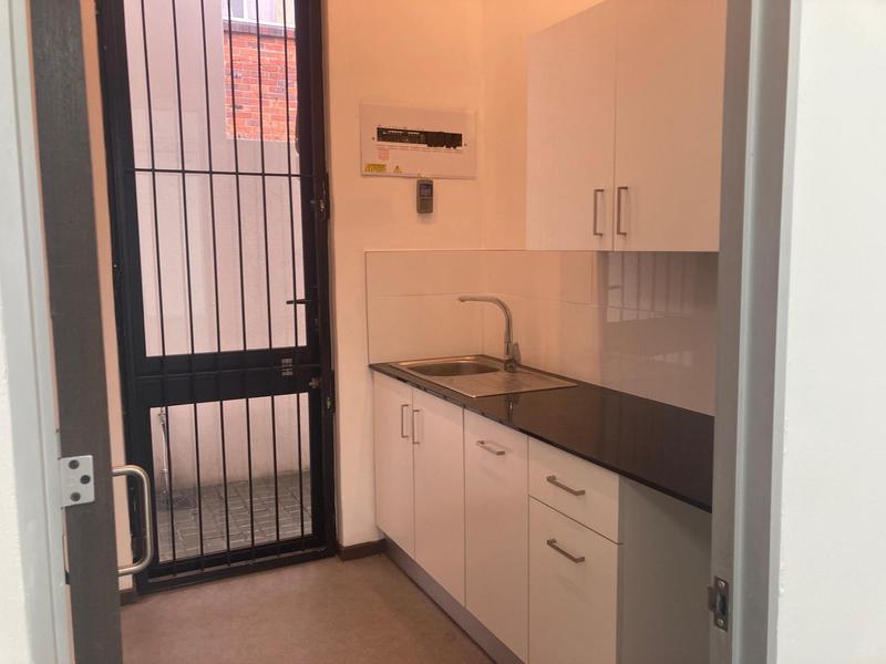To Let Commercial Property for Rent in Newton Park Eastern Cape